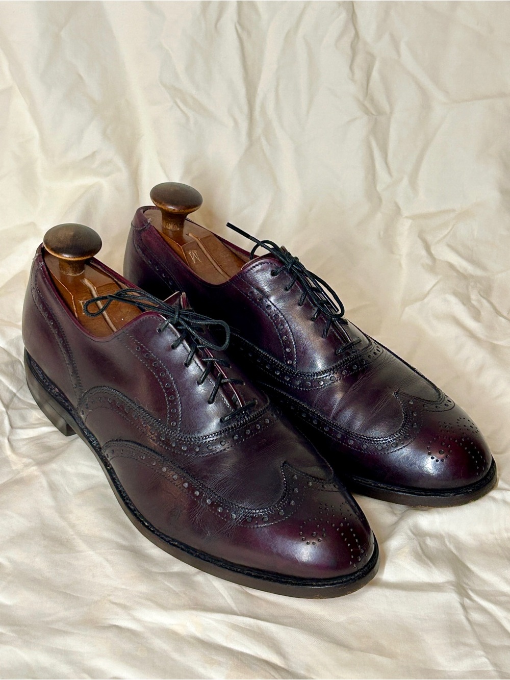 Allen Edmonds Chester Burgundy Leather Wingtip Oxford Men's Dress Shoes 8.5D